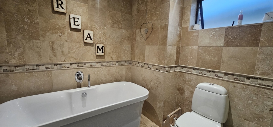 5 Bedroom Property for Sale in Calypso Beach Western Cape